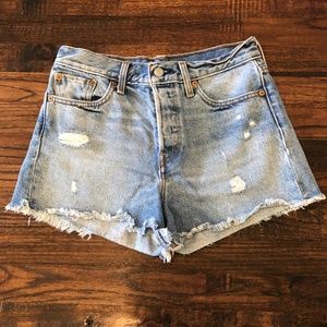 Levi Cutoff Jean Shorts